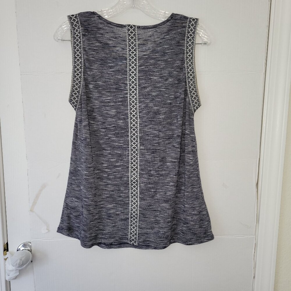 Tee Tank - Picture 2 of 2